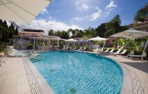 Stunning Apartment In Ricadi With Jacuzzi